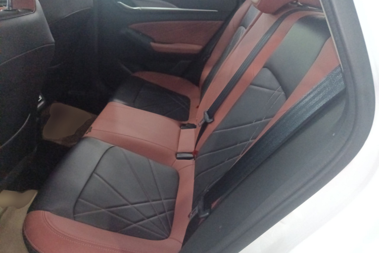 长安 逸动 2022款 PLUS 蓝鲸NE 1.4T GDI DCT尊贵版中控内饰7004