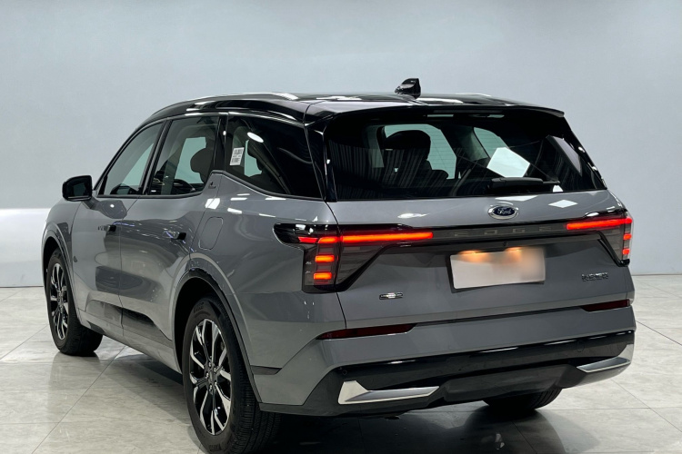 福特 2025款 锐界L 2.0T EcoBoost E混动四驱七座至尊型车身外观6004