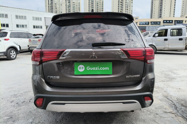 三菱 欧蓝德 2019款 2.4L 四驱致享版 5座 国V车身外观6004