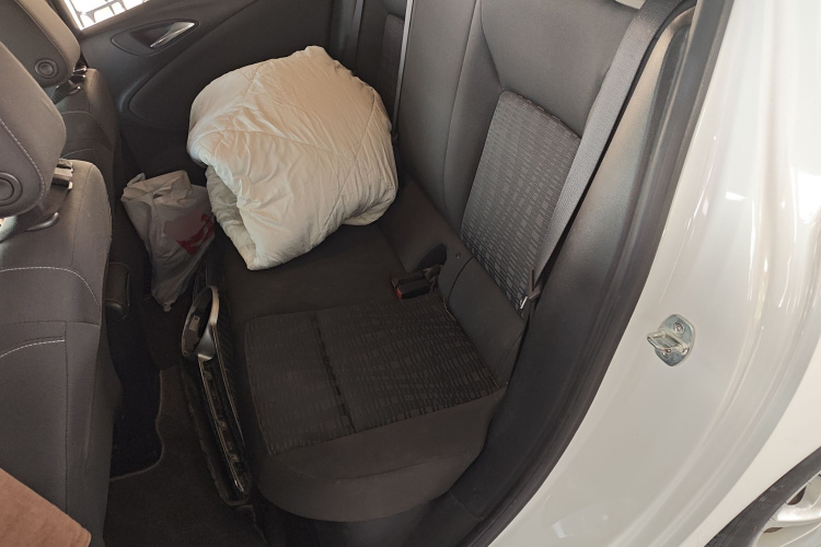 别克 威朗 2016款 两厢 15S 自动进取型中控内饰21