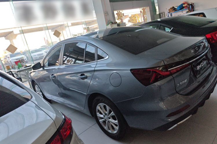 荣威i5 2023款 1.5L CVT豪华版车身外观4