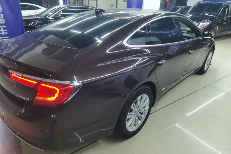 别克 君越 2016款 20T 精英型车身外观7