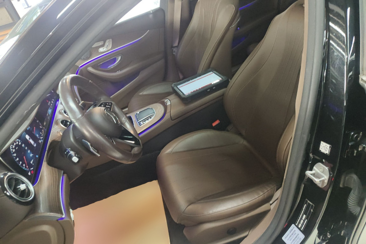 奔驰E级 2021款 改款 E 300 L 时尚型局部细节19