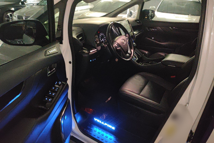 丰田 威尔法 2020款 双擎 2.5L HV豪华版中控内饰7003