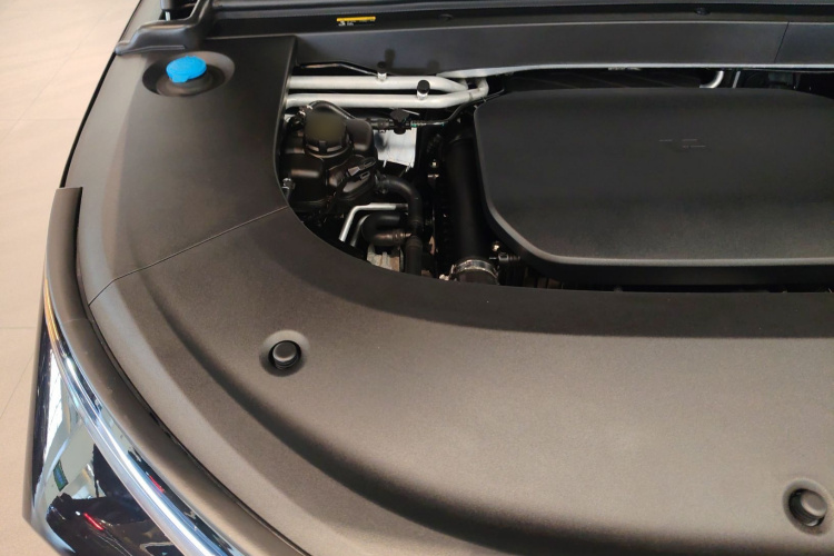 理想汽车 理想L6 2024款 Pro机舱底盘25