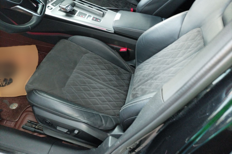 奥迪A6L 2022款 45 TFSI 臻选动感型局部细节19