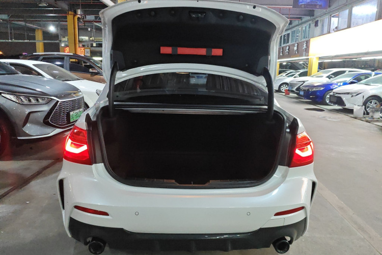 宝马1系 2021款 改款 120i M运动曜夜版局部细节23