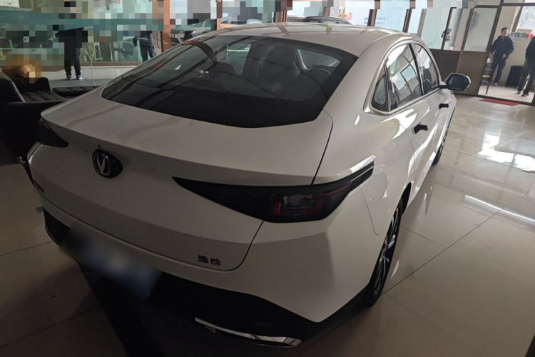 长安 逸动 2024款 1.5T GDI自动 旗舰型车身外观7