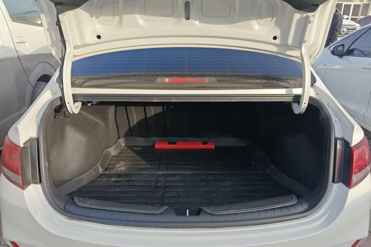 现代 悦动 2018款 1.6L 自动悦目版GL 国VI局部细节23