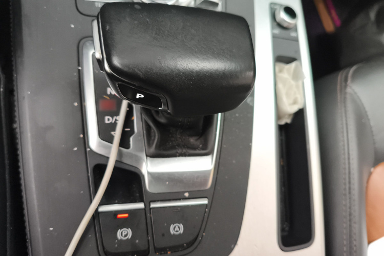 奥迪Q5L 2018款 40 TFSI 荣享时尚型 国VI局部细节18