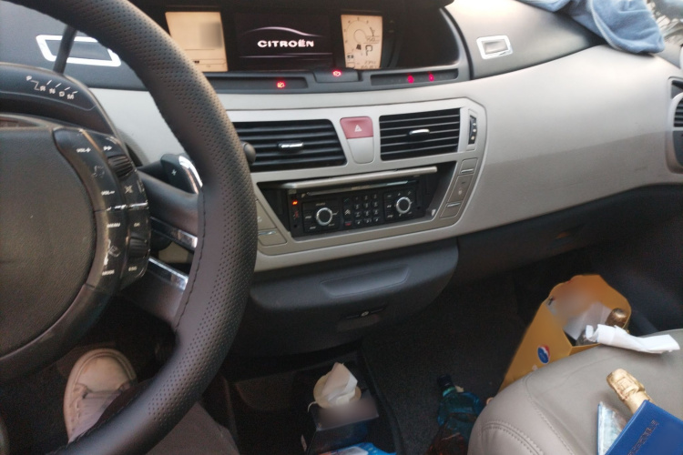 雪铁龙 C4 PICASSO 2009款 Grand 2.0L 舒适型局部细节16