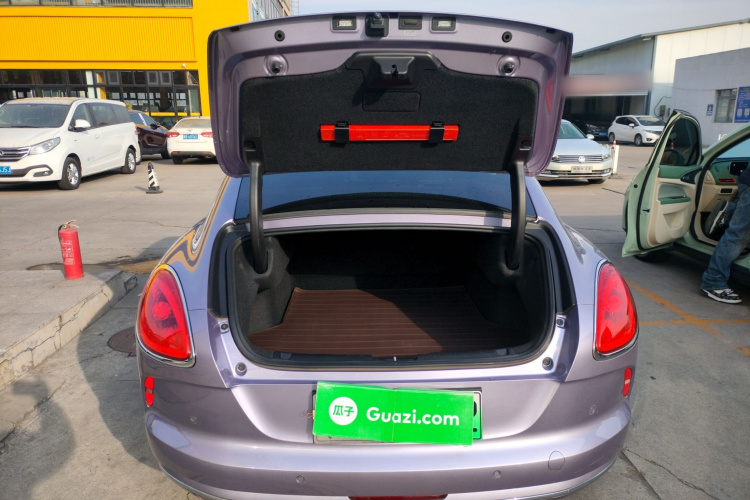 欧拉闪电猫 2022款 555km 尊贵版机舱底盘23