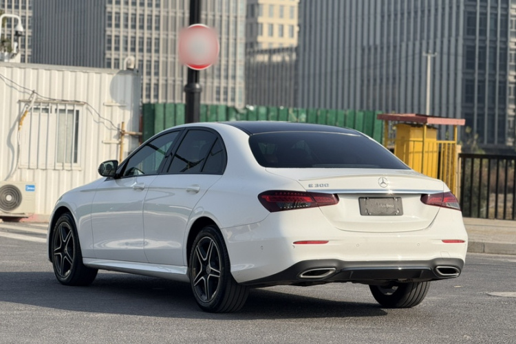 奔驰E级(进口) 2023款 E 300 时尚型运动版车身外观6001