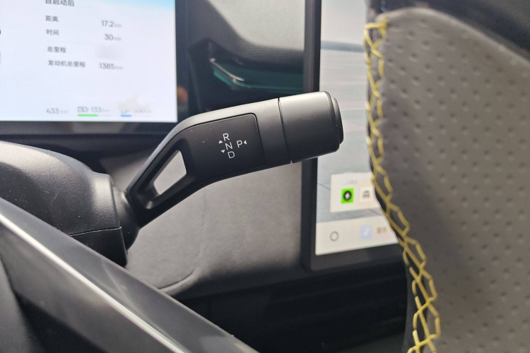 领克08 EM-P 2025款 220km 四驱性能Halo局部细节18