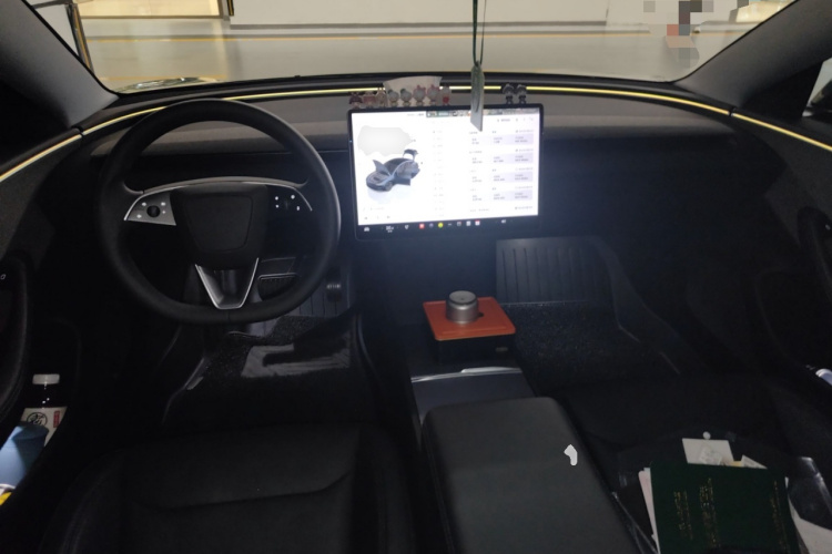 特斯拉 Model 3 2025款 后轮驱动版中控内饰12