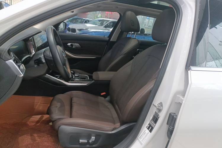 宝马3系 2022款 改款 320Li M运动套装中控内饰19