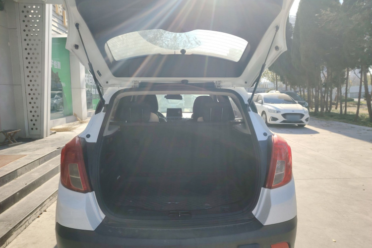 别克 昂科拉 2015款 1.4T 自动两驱都市精英型机舱底盘23