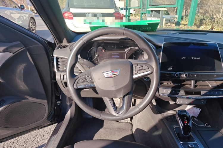 凯迪拉克CT5 2021款 28T 豪华型中控内饰13