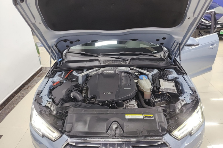 奥迪A4L 2018款 30周年年型 40 TFSI 进取型局部细节24