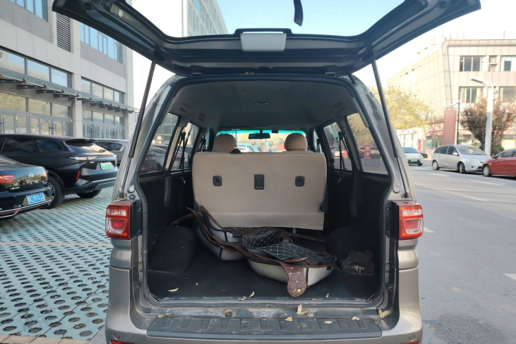 东风风行 菱智 2018款 M3 1.5L 5座基本型局部细节23