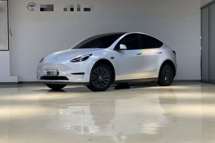 特斯拉 Model Y 2021款 标准续航后驱版车身外观1