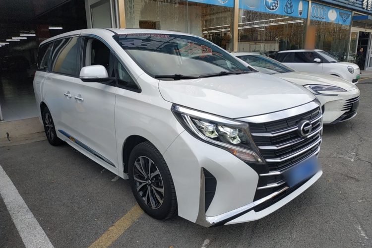 广汽传祺 传祺M8 2023款 领秀系列 390T 豪华版车身外观3