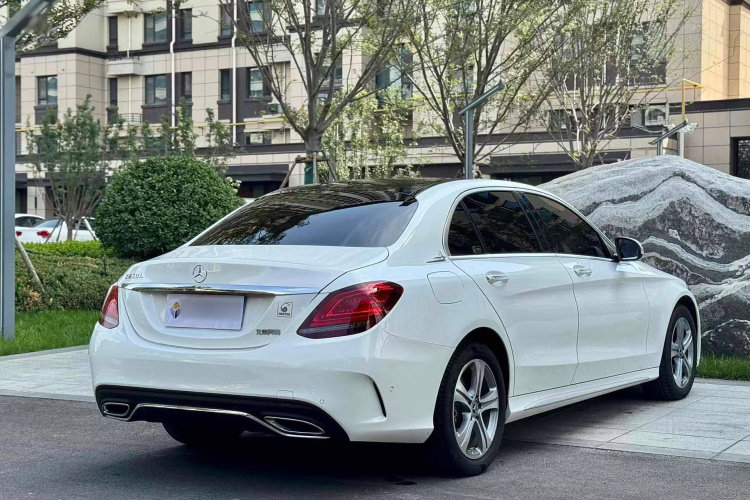 奔驰C级 2021款 C 260 L 运动版车身外观6006