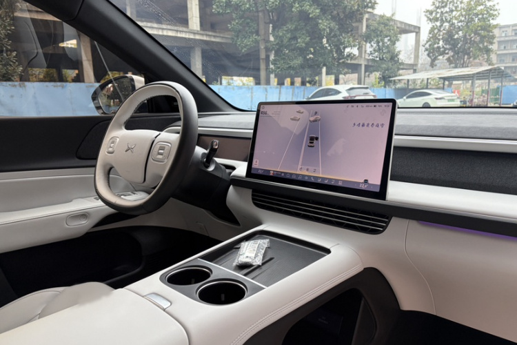 小鹏G6 2023款 580 长续航 Pro中控内饰7001