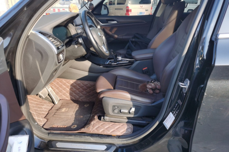 宝马X3 2021款 改款 xDrive28i 豪华套装中控内饰19