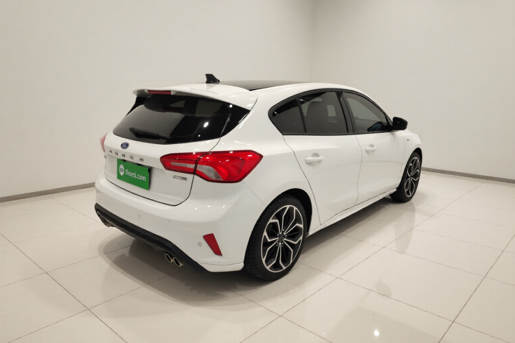 福特 福克斯 2020款 两厢 EcoBoost 180 自动ST Line车身外观7