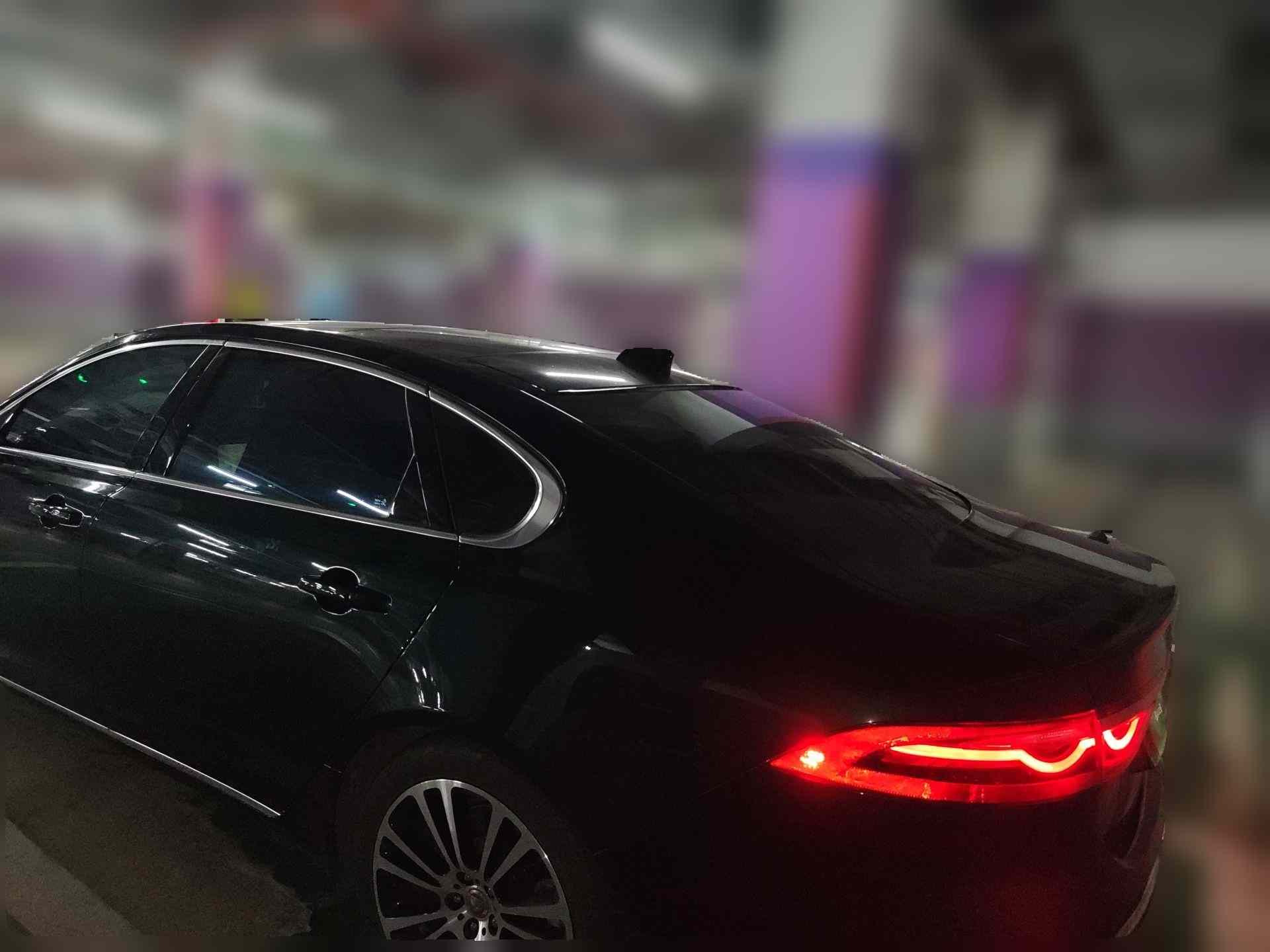 捷豹XFL 2024款 2.0T P250 两驱尊享豪华版(3)