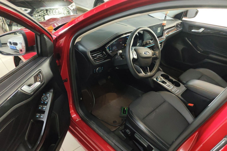 福特 福克斯 2021款 两厢 EcoBoost 180 自动锋潮型中控内饰7003