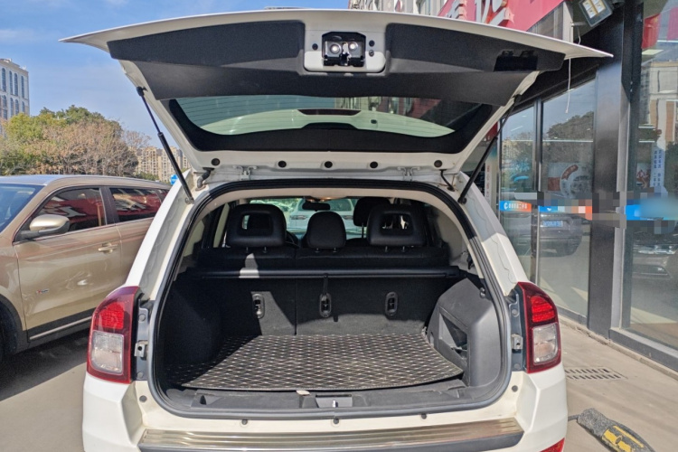 Jeep 指南者(进口) 2015款 2.0L 两驱运动版机舱底盘23