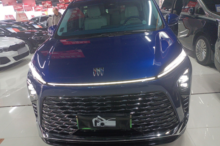 别克GL8新能源 2024款  陆尊 奢享版 7座车身外观2