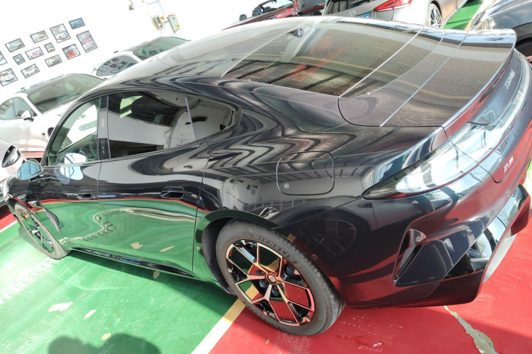 小米汽车 小米SU7 2024款 后驱长续航智驾版车身外观4