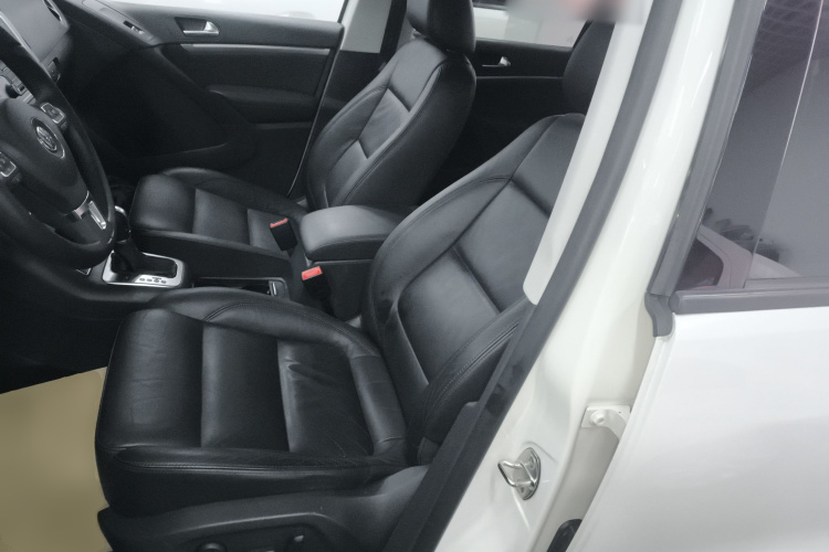 大众 途观 2013款 1.8TSI 自动两驱舒适版中控内饰19