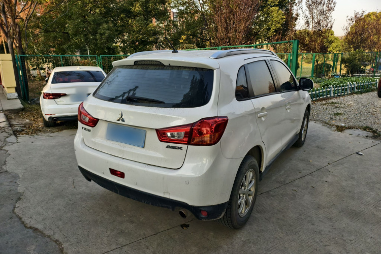 三菱 劲炫ASX 2013款 2.0L CVT两驱精英版车身外观6005