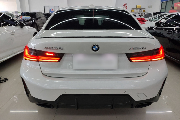 宝马3系 2024款 325Li M运动曜夜套装车身外观6