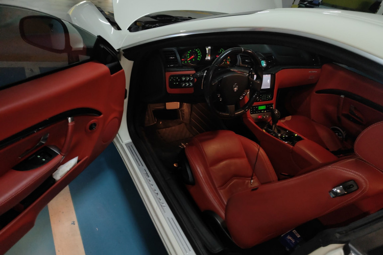 玛莎拉蒂 GranTurismo 2007款 4.2L 标准版中控内饰20