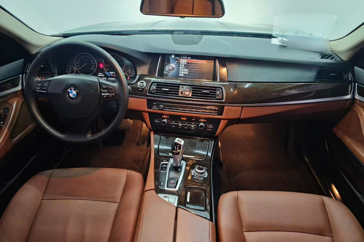 宝马5系 2014款 525Li 领先型中控内饰7002