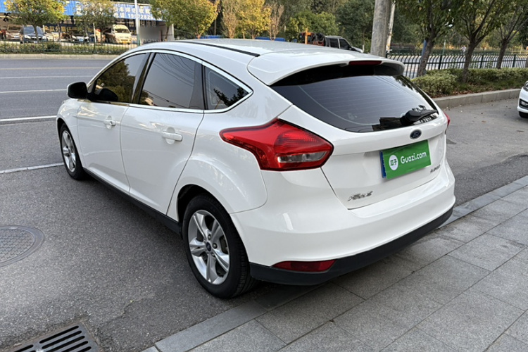 福特 福克斯 2015款 两厢 1.6L 自动舒适型车身外观6001