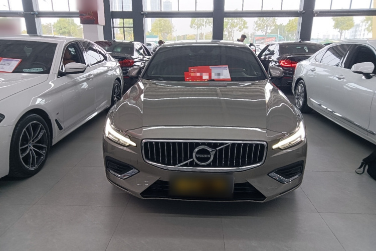 沃尔沃S60 2022款 B4 智逸豪华版车身外观6001