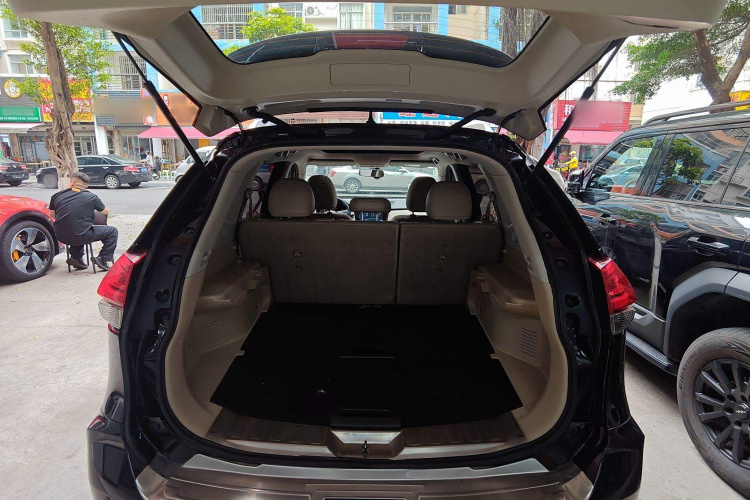 日产 奇骏 2017款 2.0L CVT舒适版 2WD局部细节23