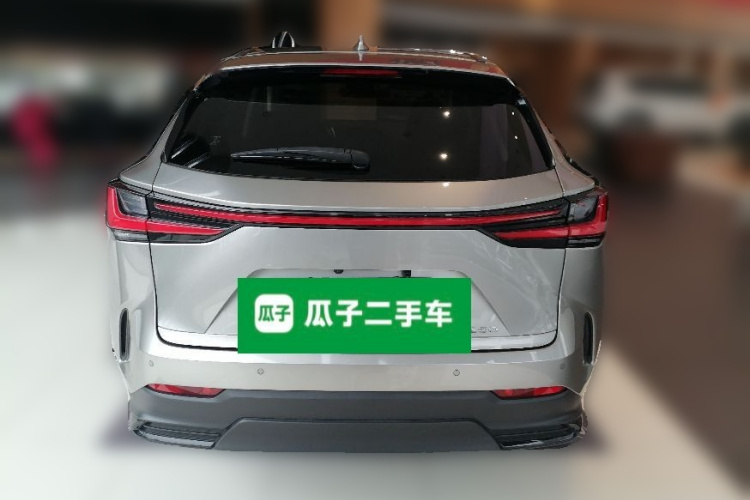 雷克萨斯NX 2022款 260 前驱 创悦版车身外观6
