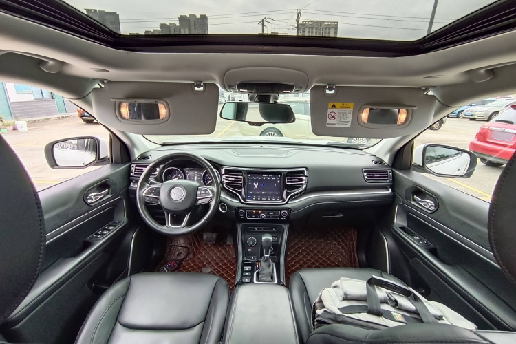 Jeep 大指挥官 2018款 2.0T 四驱尊享导航版 国V中控内饰7002