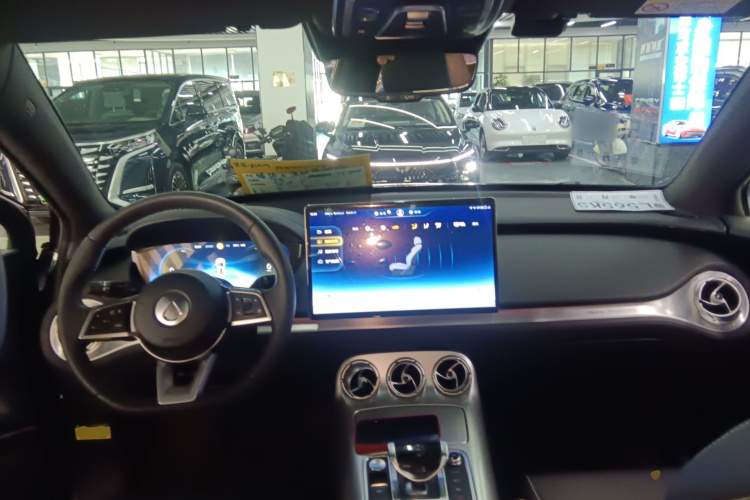 腾势X 2020款 PHEV运动版中控内饰12