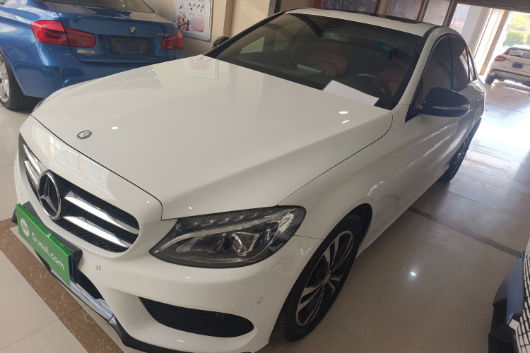 奔驰C级 2016款 C 200 运动版车身外观1