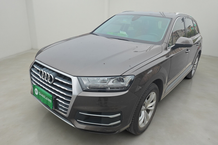 奥迪Q7 2018款 40 TFSI 舒适型车身外观1