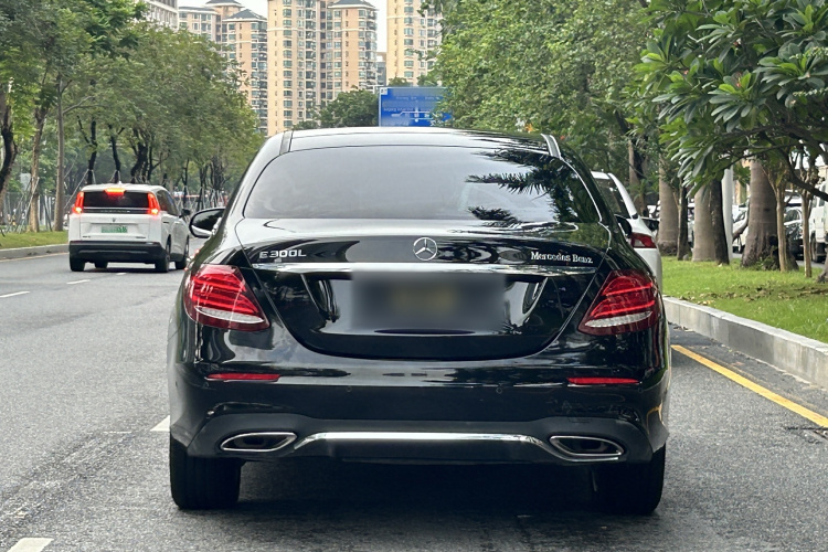 奔驰E级 2020款 改款 E 260 L 运动型车身外观6004