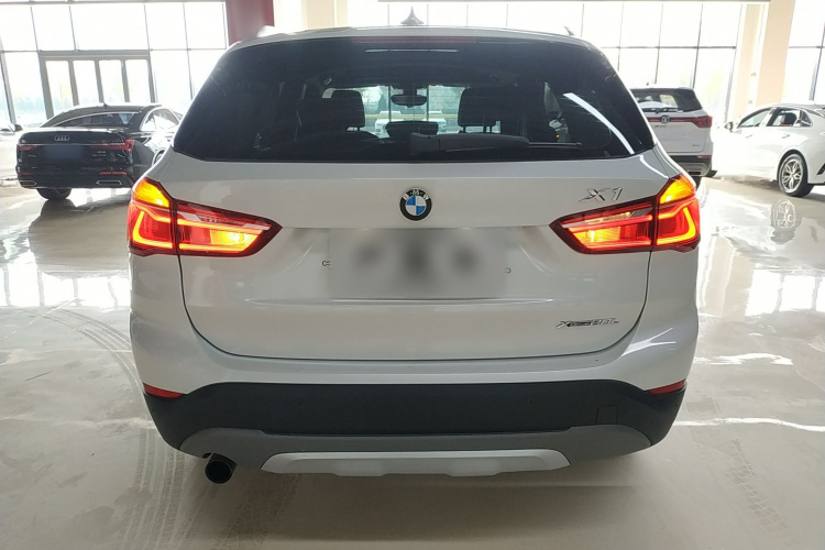 宝马X1 2016款 sDrive18Li 豪华型车身外观6